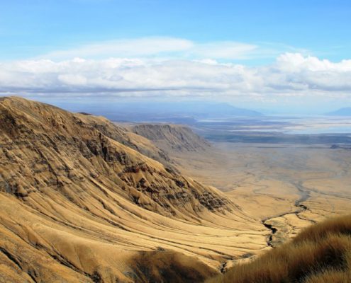 Vista del valle del Rift y el lago Manyara durante la estación seca