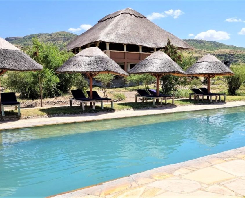 Fantástica piscina en el Africa Safari Lake Natron Lodge